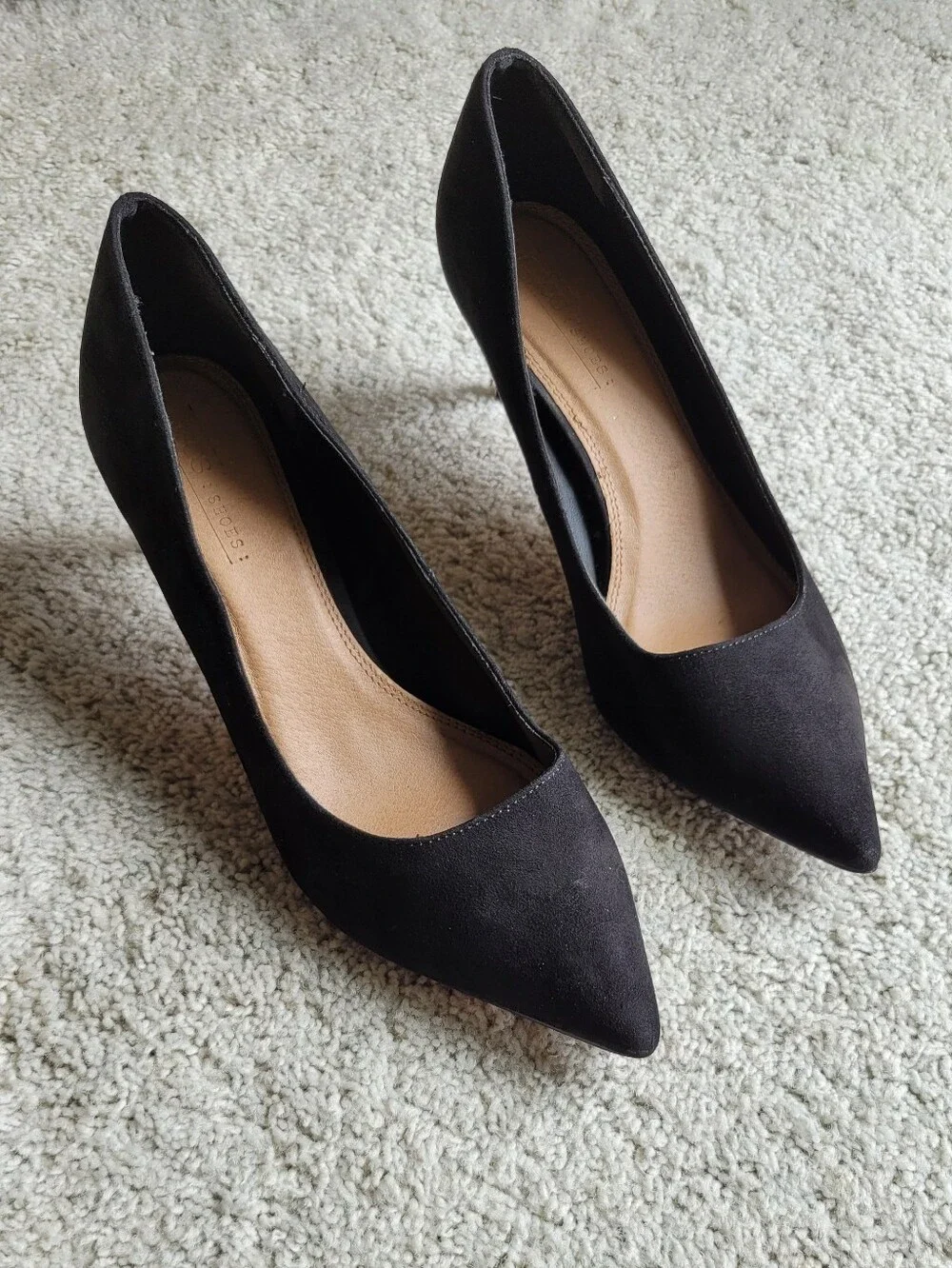 Black Suede Style Pumps Nice Condition 7